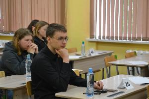 Выпускники Курганской области сдают ЕГЭ по по географии, биологии и иностранным языкам
